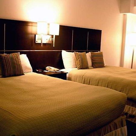 Niagara Plaza Hotel By Fairbridge Номер фото