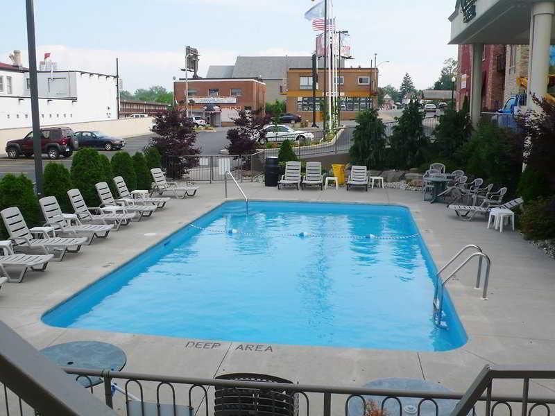 Niagara Plaza Hotel By Fairbridge Экстерьер фото